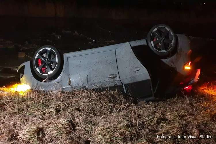 Auto met drie inzittenden crasht in Jisp, geen gewonden
