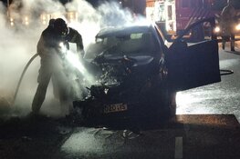 Hybride auto in brand in Wijdewormer