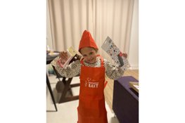Evy (5) uit Wormer opent pop-up bakkerij voor Stichting Hartekind