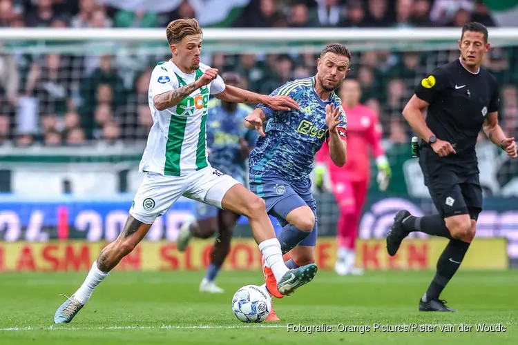 Ajax vergooit in zinderende slotfase in Groningen voorsprong en koppositie