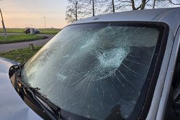 Langdurig geparkeerde auto bij Burger King Wijdewormer vernield