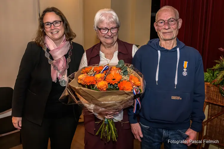 Uitreiking koninklijke onderscheiding aan de heer Aad Merks