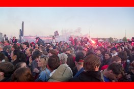 Uitzinnige menigte op de been bij huldiging van bekerwinnaar AZ