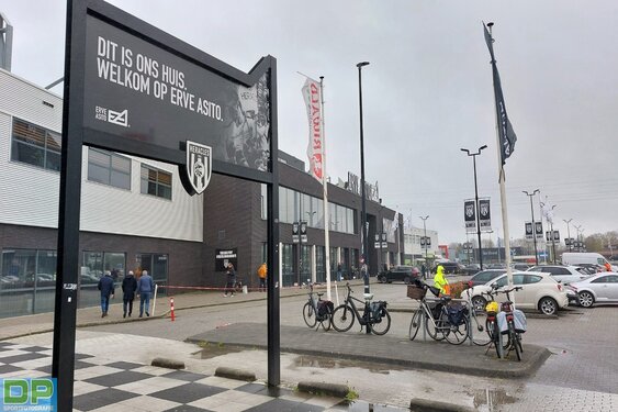 Tweeling De Wit scoort voor Jong AZ, maar Heracles blijft overeind