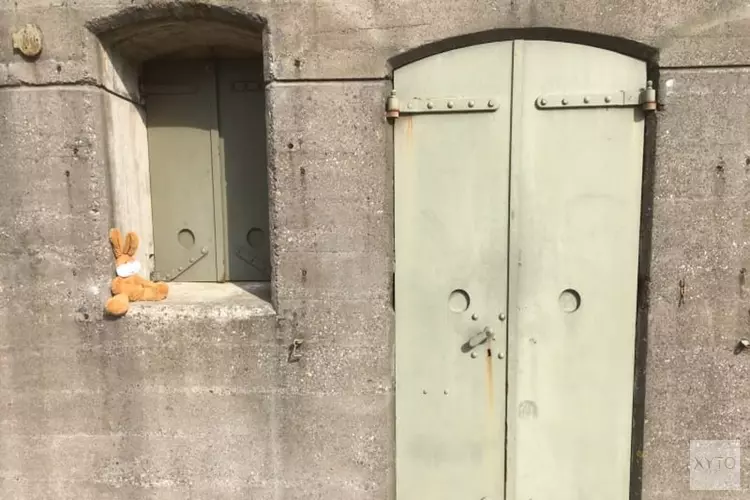 Paashazen speuren op Fort bij Spijkerboor