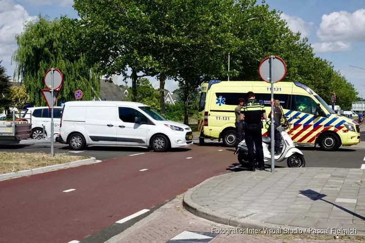 Scooterrijder aangereden in Wormer