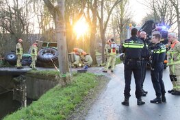 Tractor raakt van de weg in Wijdewormer