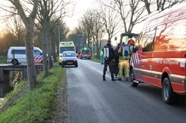Tractor raakt van de weg in Wijdewormer