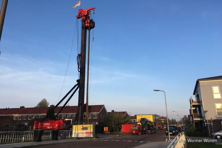 Eerste paal project Spatterstraat Wormer