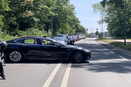 Politie sluit meerdere wegen naar kust af vanwege drukte en roept op: "Kom niet naar strand!"