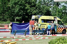 Vrouw uit zwembad in Wormer gered