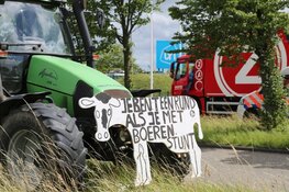 Boerenprotest bij distributiecentra AH en Aldi