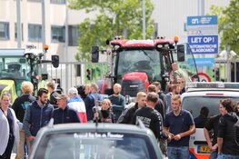 Boerenprotest bij distributiecentra AH en Aldi