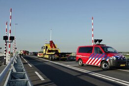 Botsing op brug N246: drie auto&#39;s total loss