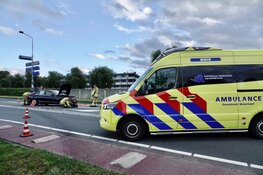 Auto te water in Wormerveer, bestuurder gewond