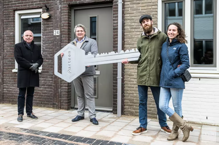 Oplevering sociale huurwoningen de Staart van Wormer van start