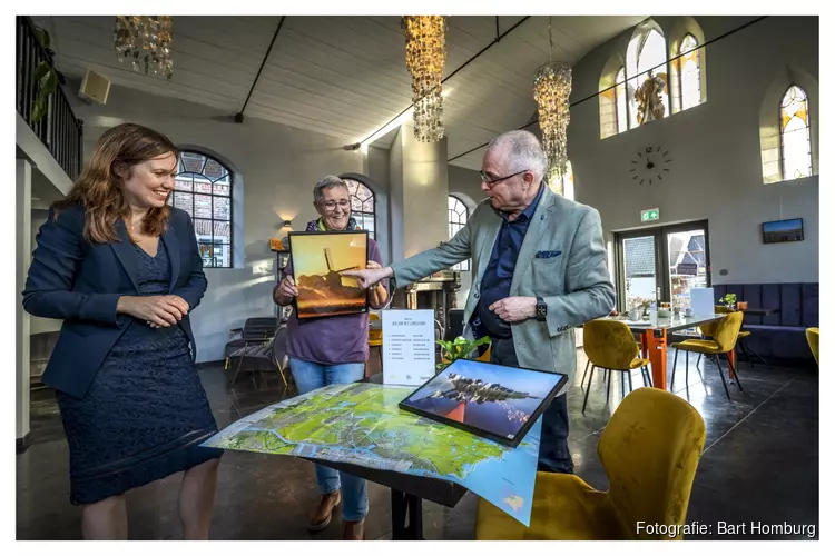 Opening expositie ‘Een lokale ode aan het landschap’ door wethouder Jeroen Schalkwijk