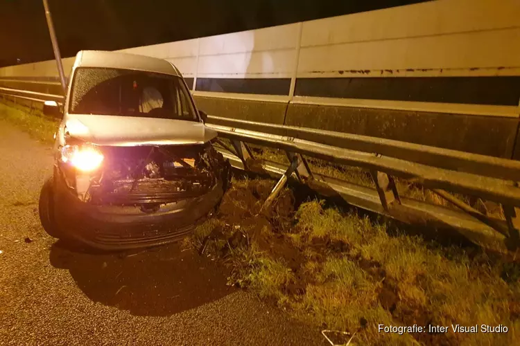 Eenzijdig ongeval op A7, bestuurder nergens te bekennen