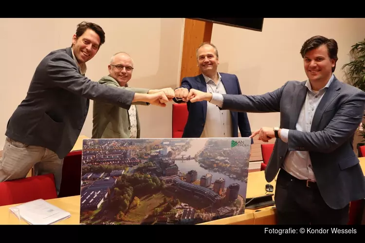Anterieure overeenkomst voor Zaandriehoek getekend