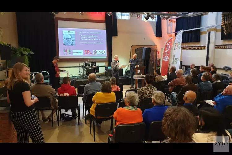 Muziekvereniging OG en Taalcafé De Sluis nemen cheque Arie Lemsfonds in ontvangst