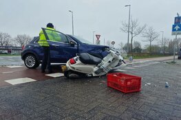 Scooterrijder in botsing met auto in Wormerveer