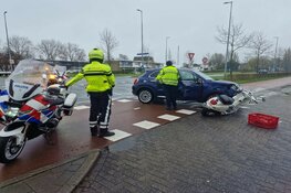 Scooterrijder in botsing met auto in Wormerveer