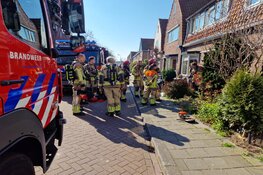 Bereiden van paasontbijt gaat fout; brand in keuken