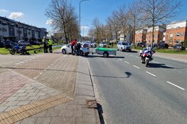 Motorfiets tegen aanhanger gereden in Wormer
